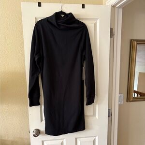 Athleta Cosy Karma Black Long Sleeve Dress with pockets